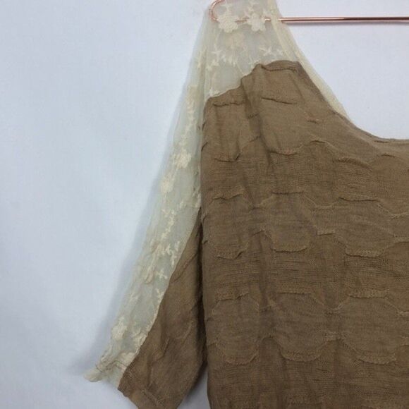 Altar’d State Sheer Lace Shoulder Half Sleeve Top Fantastic Condition Large RM-B - Picture 5 of 7